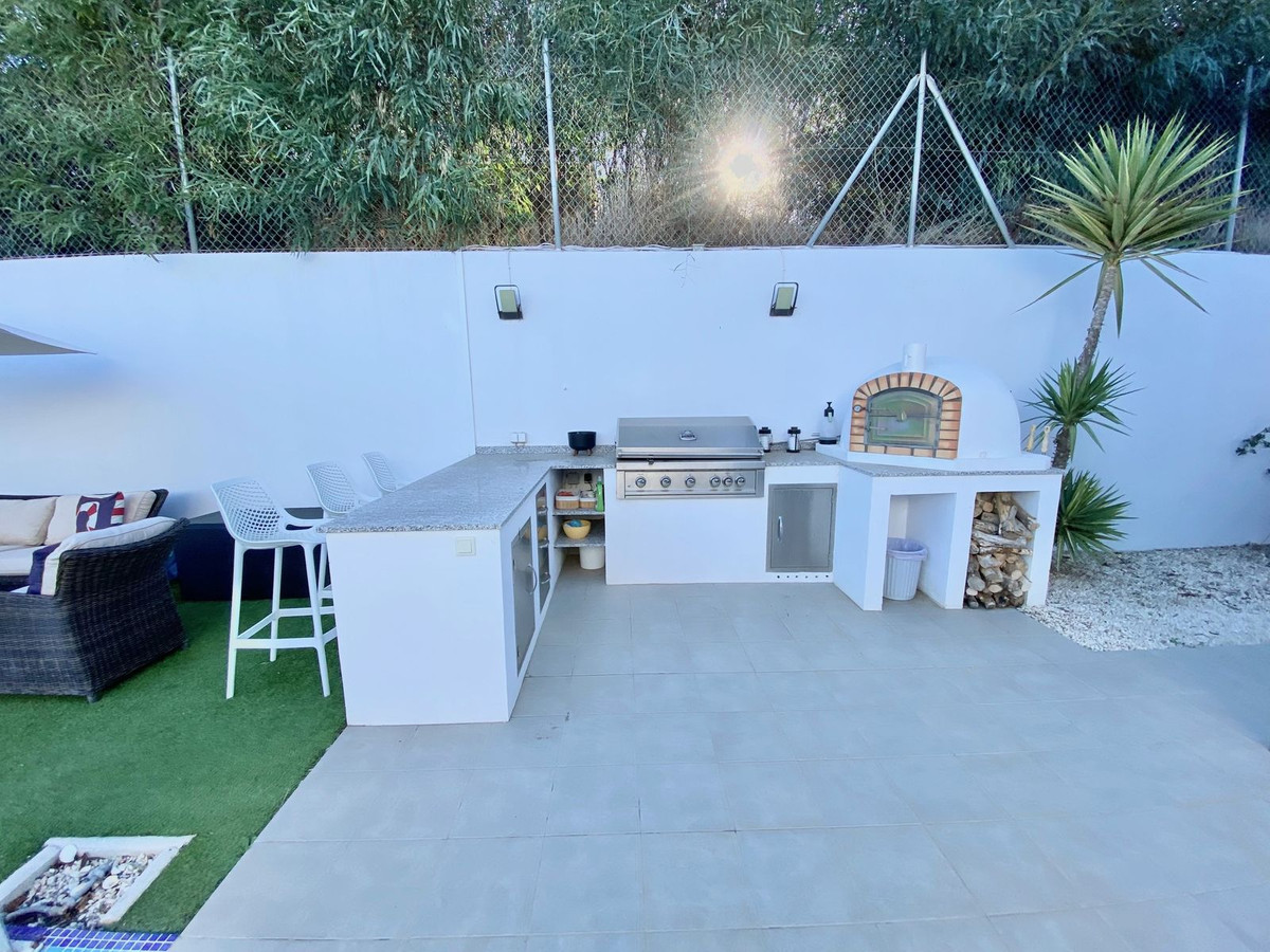 Se vende Villa - Chalet de 4 dormitorios en Costa Del Sol, Málaga, España