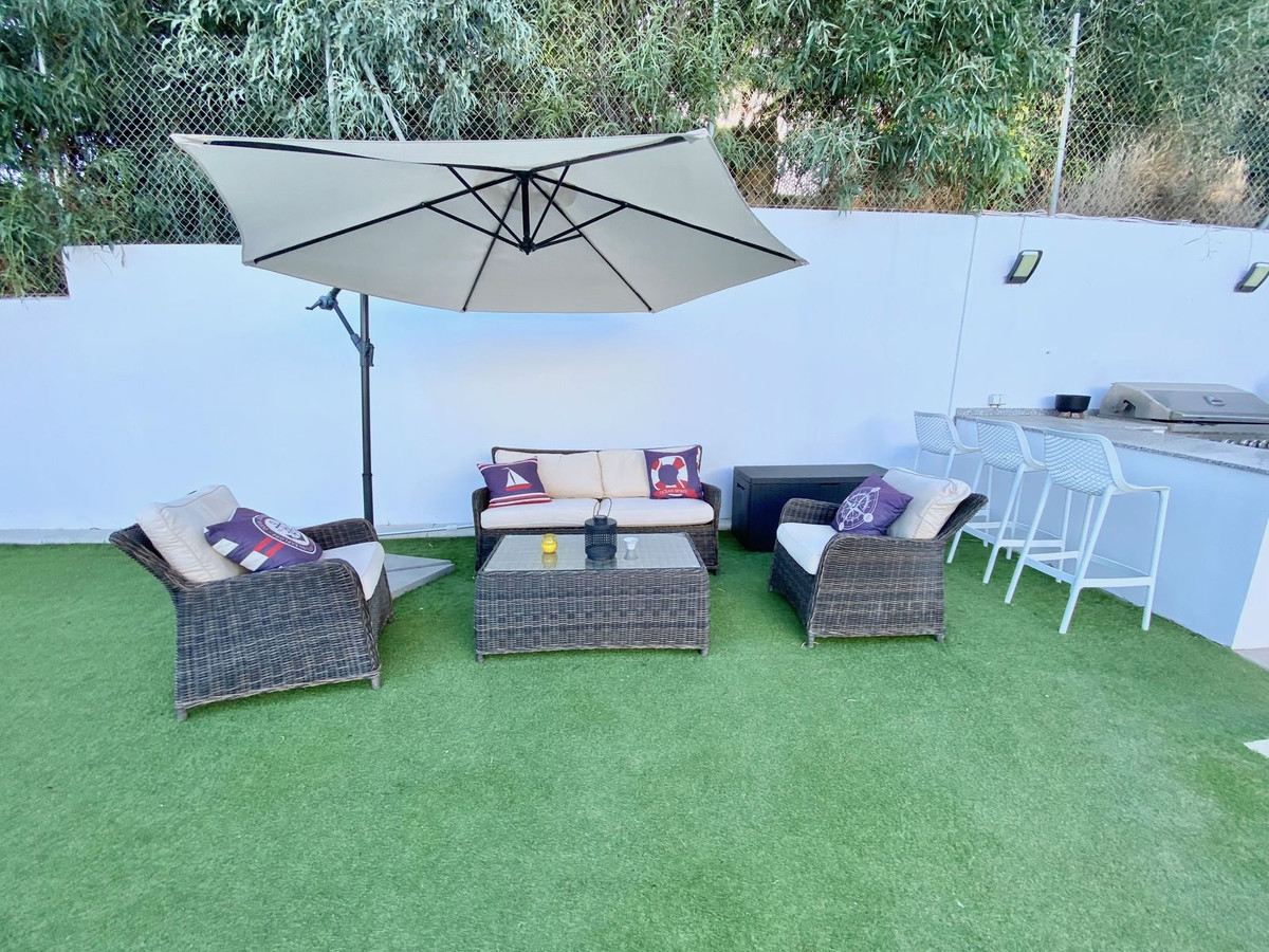 Se vende Villa - Chalet de 4 dormitorios en Costa Del Sol, Málaga, España