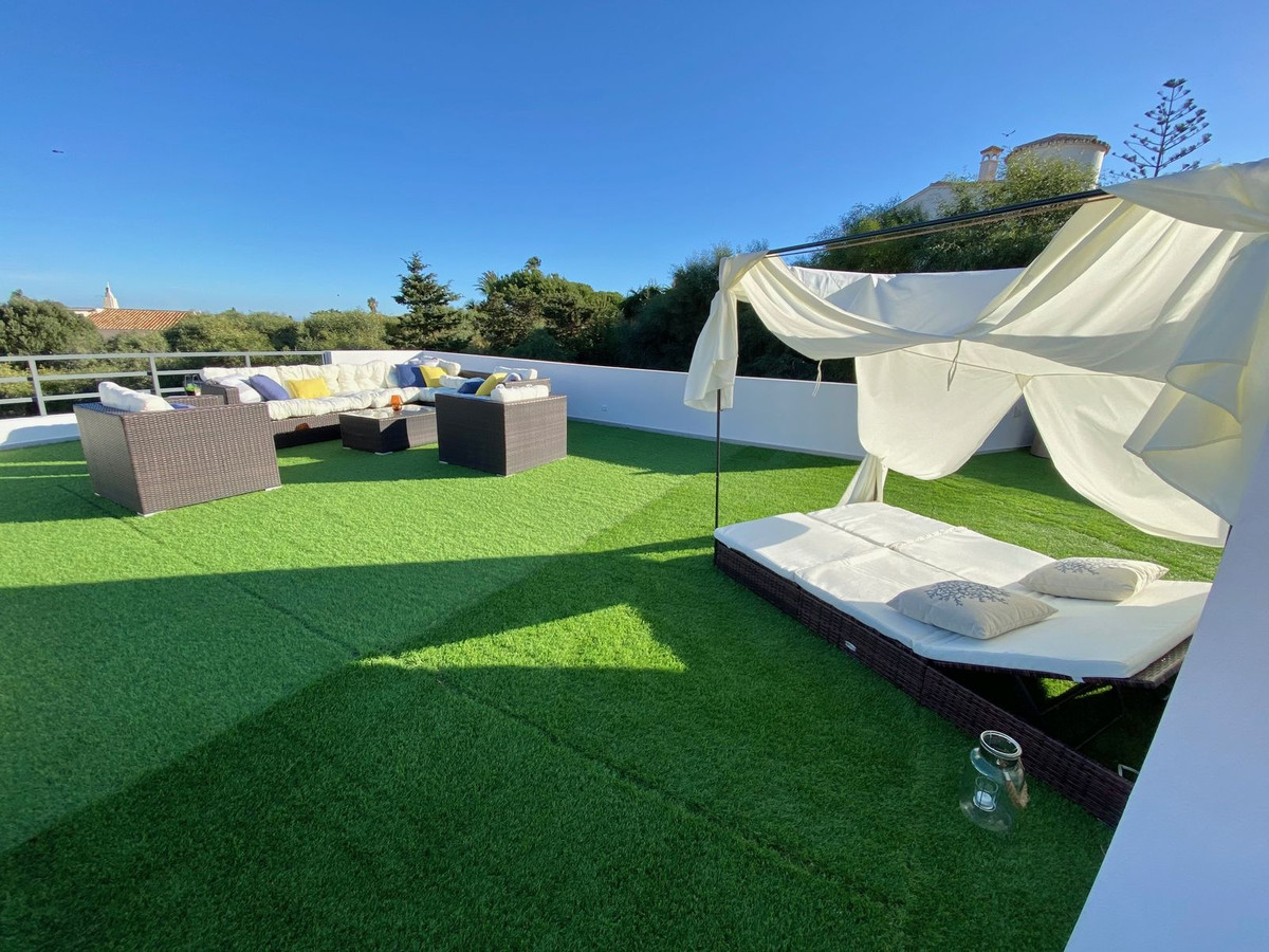 Se vende Villa - Chalet de 4 dormitorios en Costa Del Sol, Málaga, España