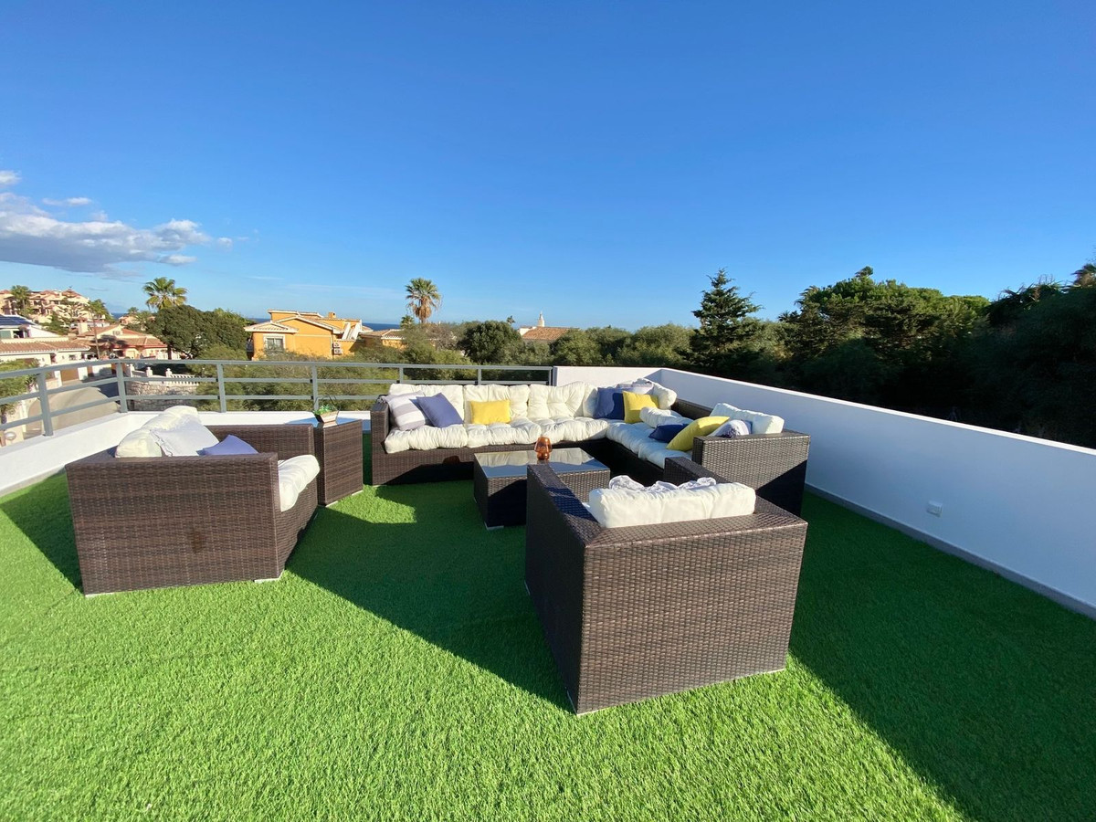 Se vende Villa - Chalet de 4 dormitorios en Costa Del Sol, Málaga, España