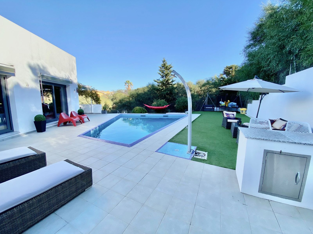 Se vende Villa - Chalet de 4 dormitorios en Costa Del Sol, Málaga, España
