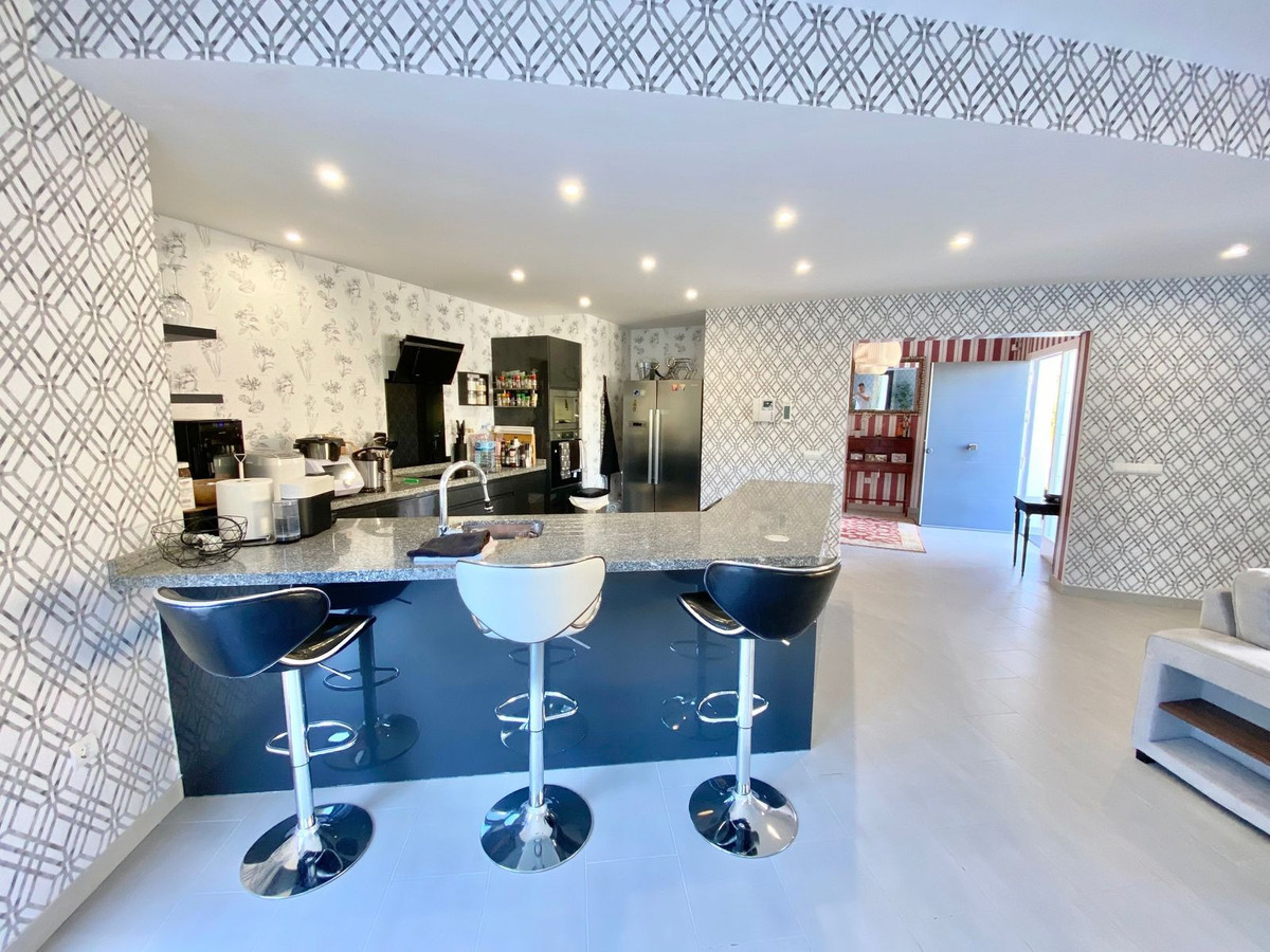 Se vende Villa - Chalet de 4 dormitorios en Costa Del Sol, Málaga, España