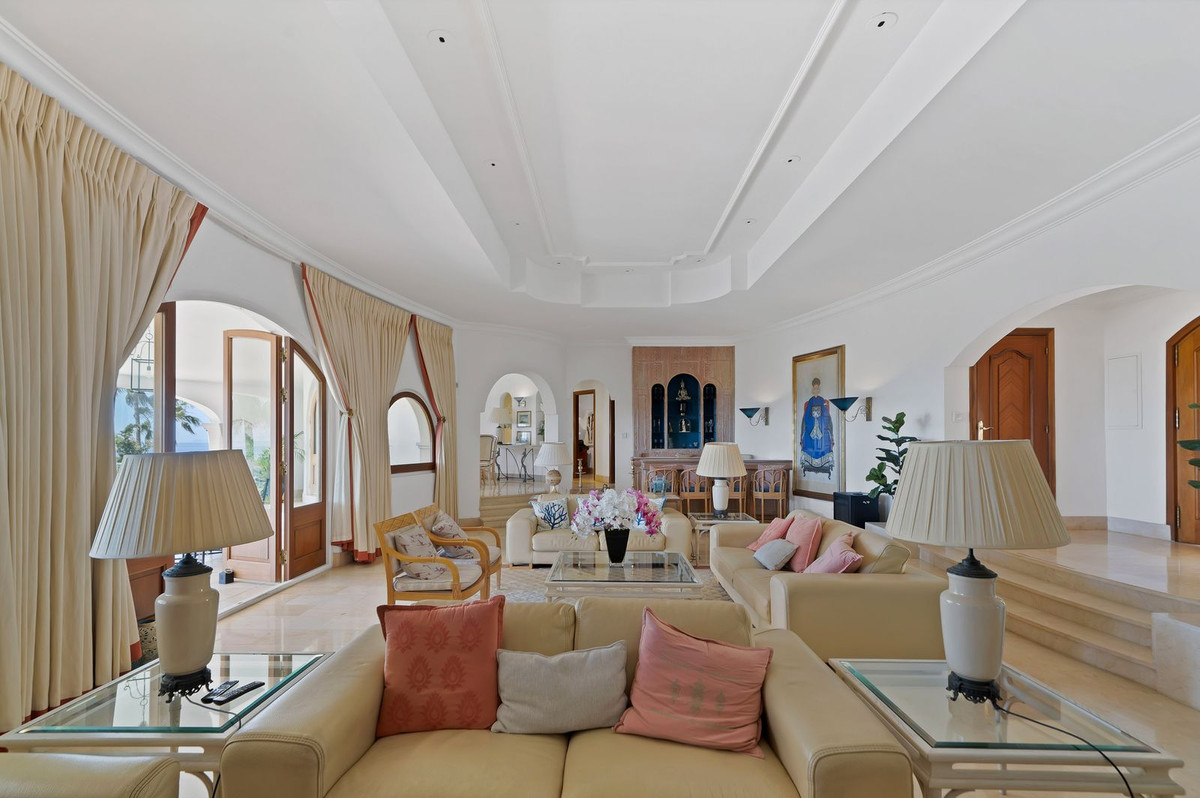 6 Bed Townhouse for sale in Hacienda Las Chapas Costa Del Sol, Málaga, Spain
