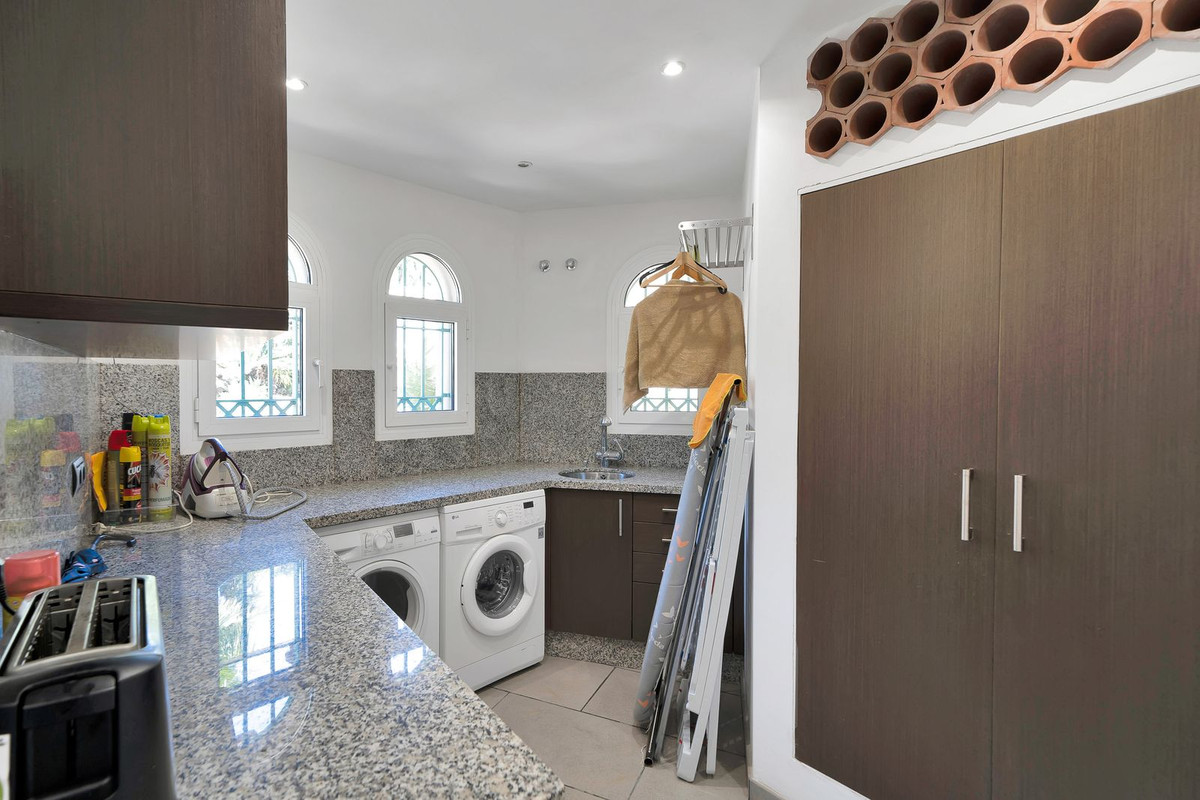 6 Bed Townhouse for sale in Hacienda Las Chapas Costa Del Sol, Málaga, Spain