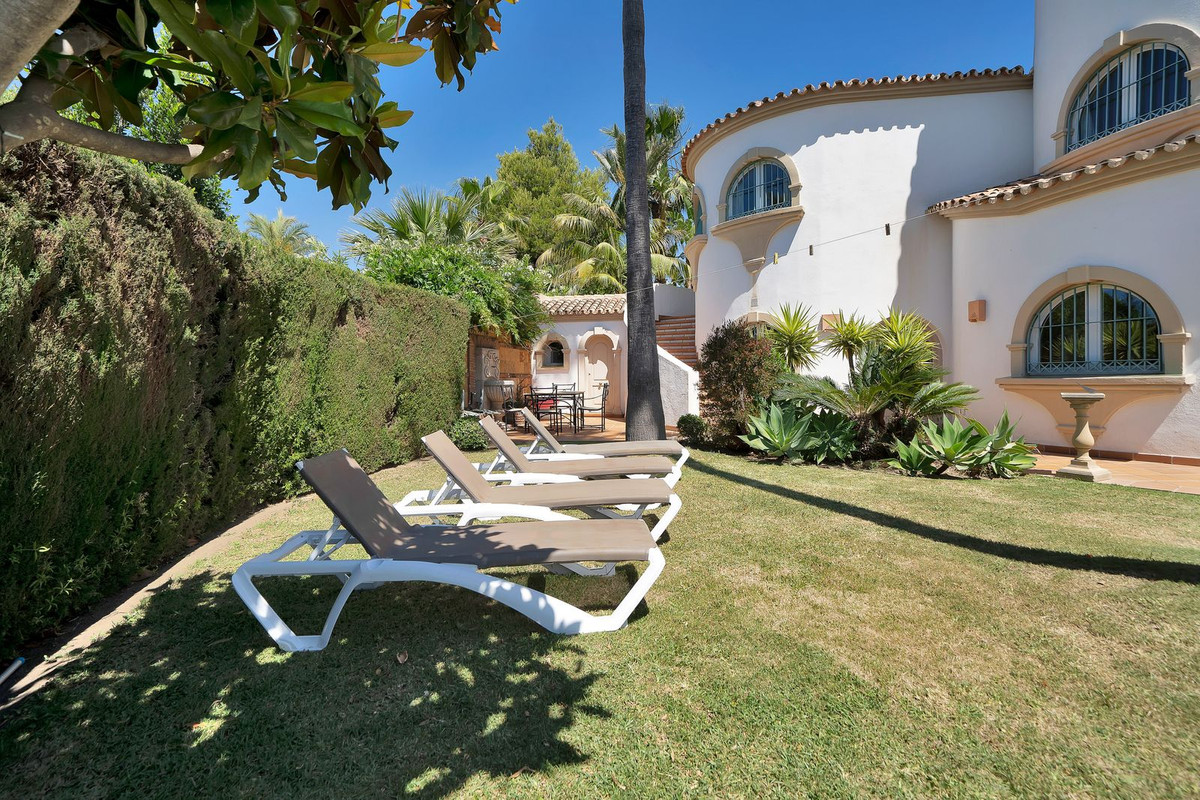 6 Bed Townhouse for sale in Hacienda Las Chapas Costa Del Sol, Málaga, Spain