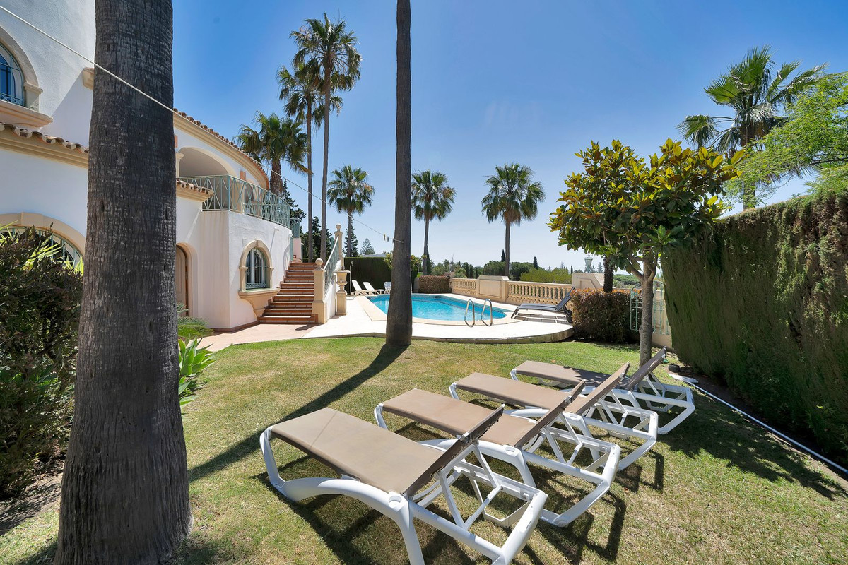 6 Bed Townhouse for sale in Hacienda Las Chapas Costa Del Sol, Málaga, Spain