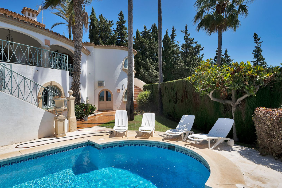 6 Bed Townhouse for sale in Hacienda Las Chapas Costa Del Sol, Málaga, Spain