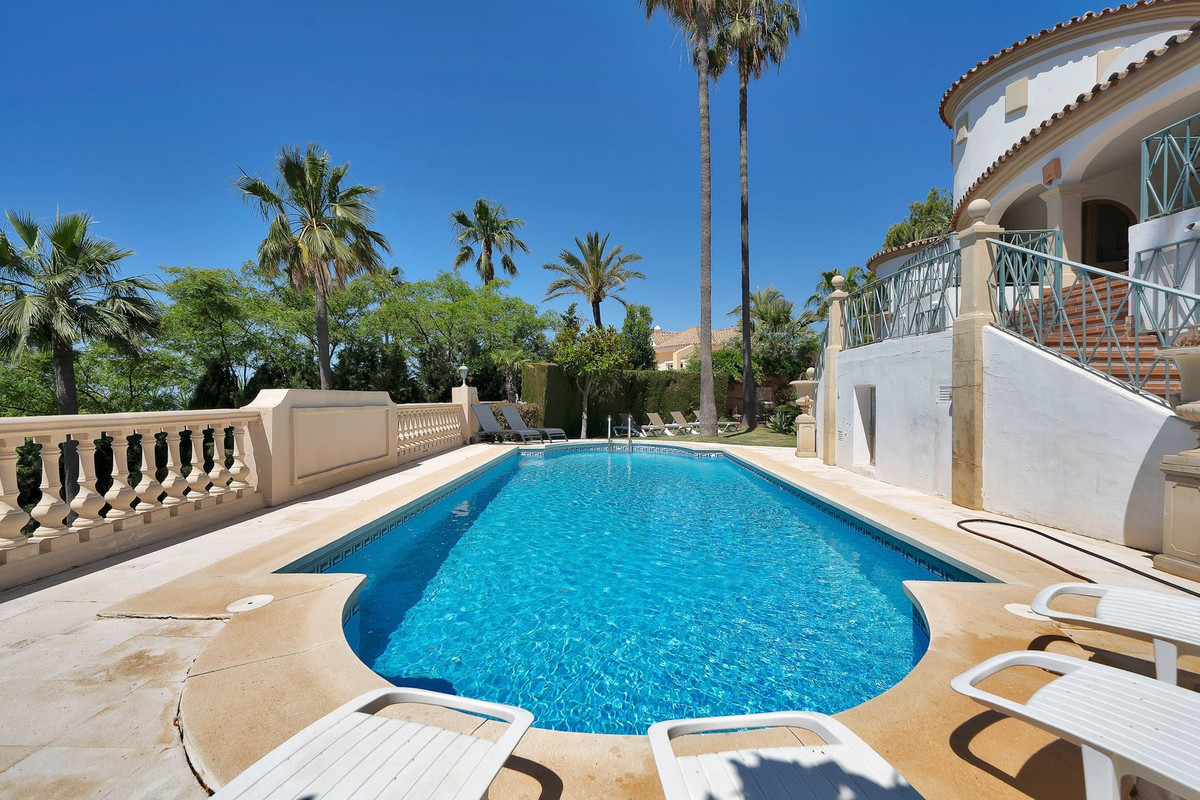 6 Bed Townhouse for sale in Hacienda Las Chapas Costa Del Sol, Málaga, Spain