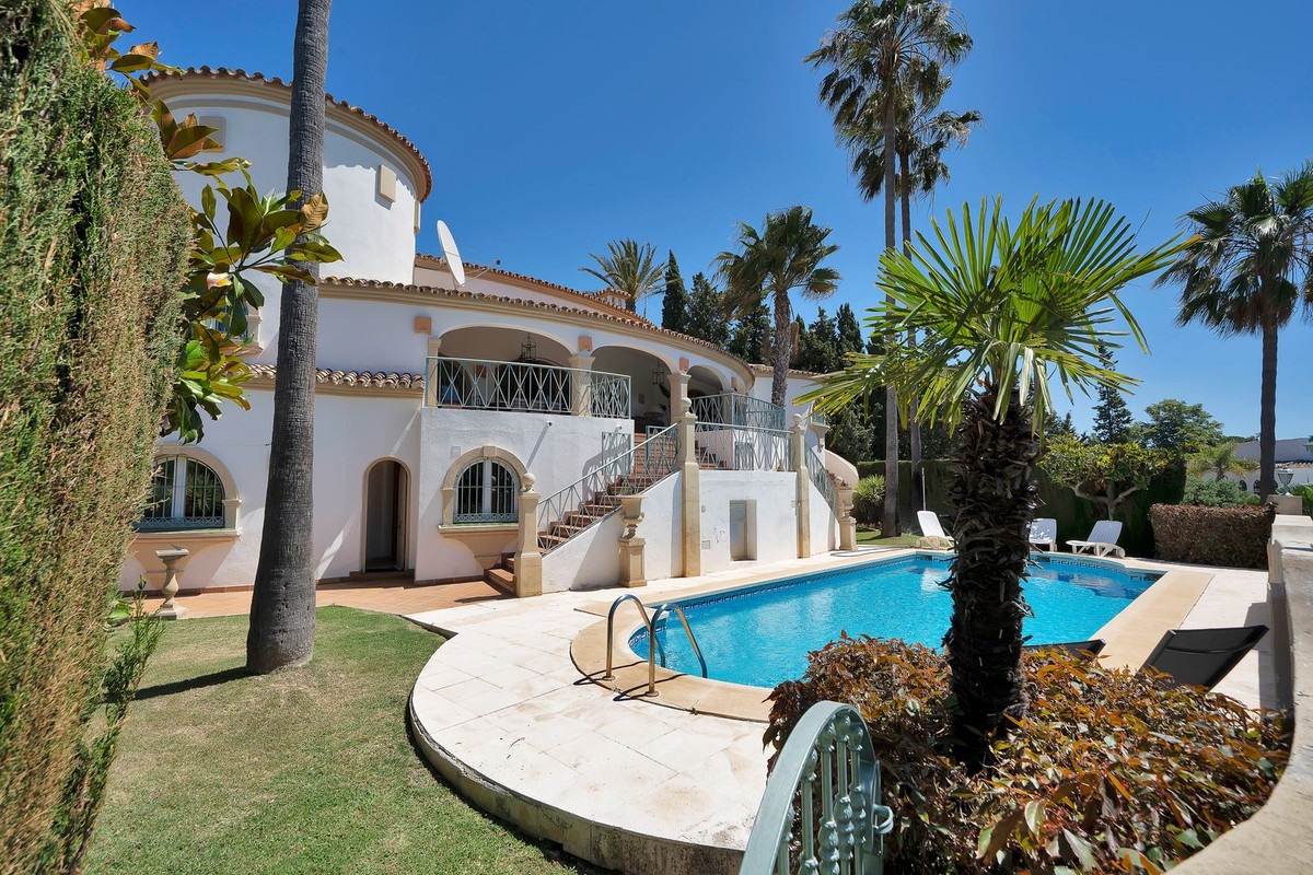 6 Bed Townhouse for sale in Hacienda Las Chapas Costa Del Sol, Málaga, Spain