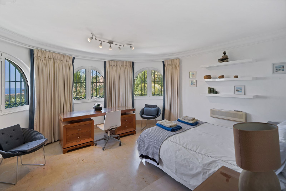 6 Bed Townhouse for sale in Hacienda Las Chapas Costa Del Sol, Málaga, Spain