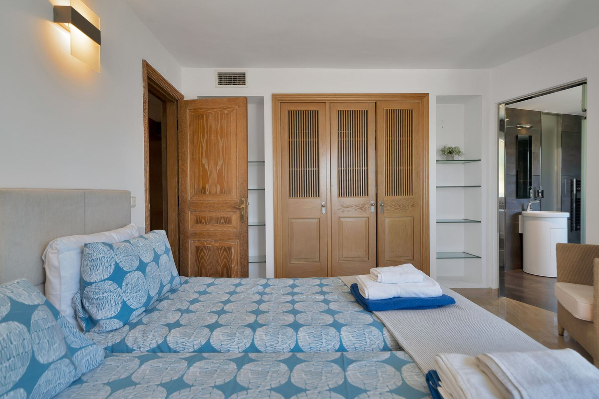 6 Bed Townhouse for sale in Hacienda Las Chapas Costa Del Sol, Málaga, Spain