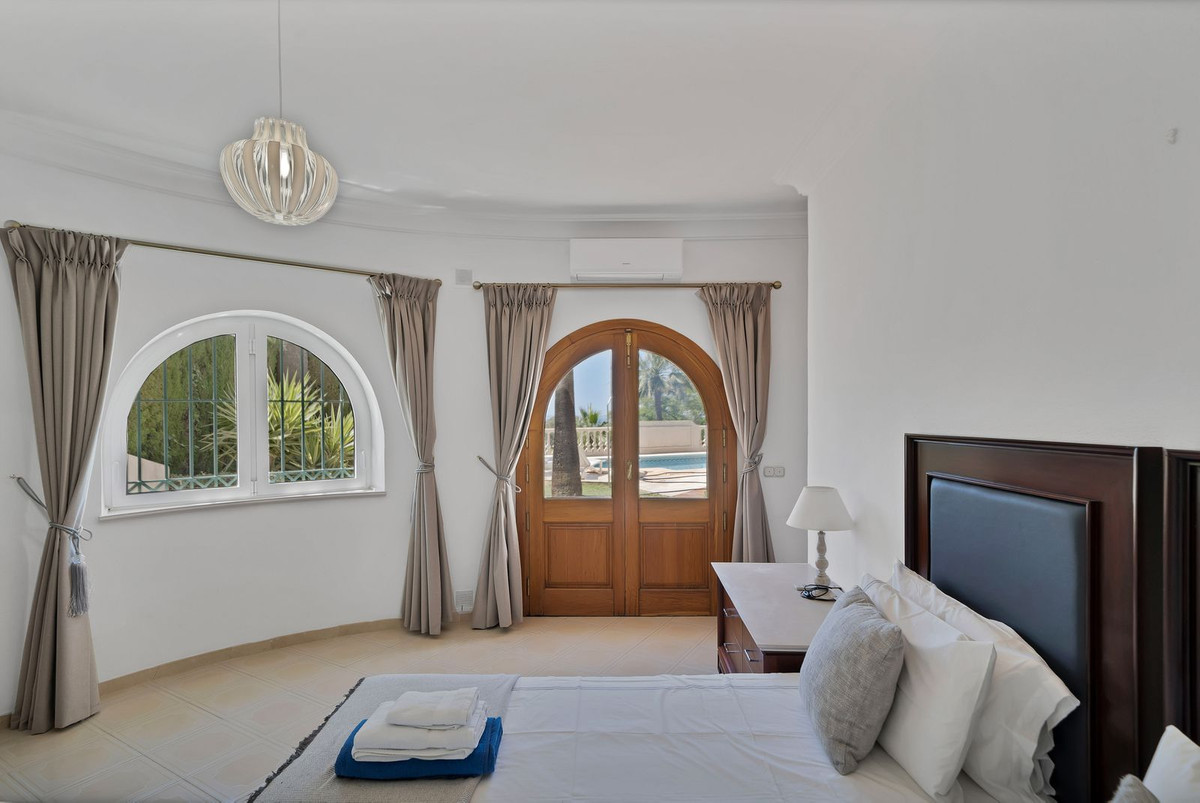 6 Bed Townhouse for sale in Hacienda Las Chapas Costa Del Sol, Málaga, Spain
