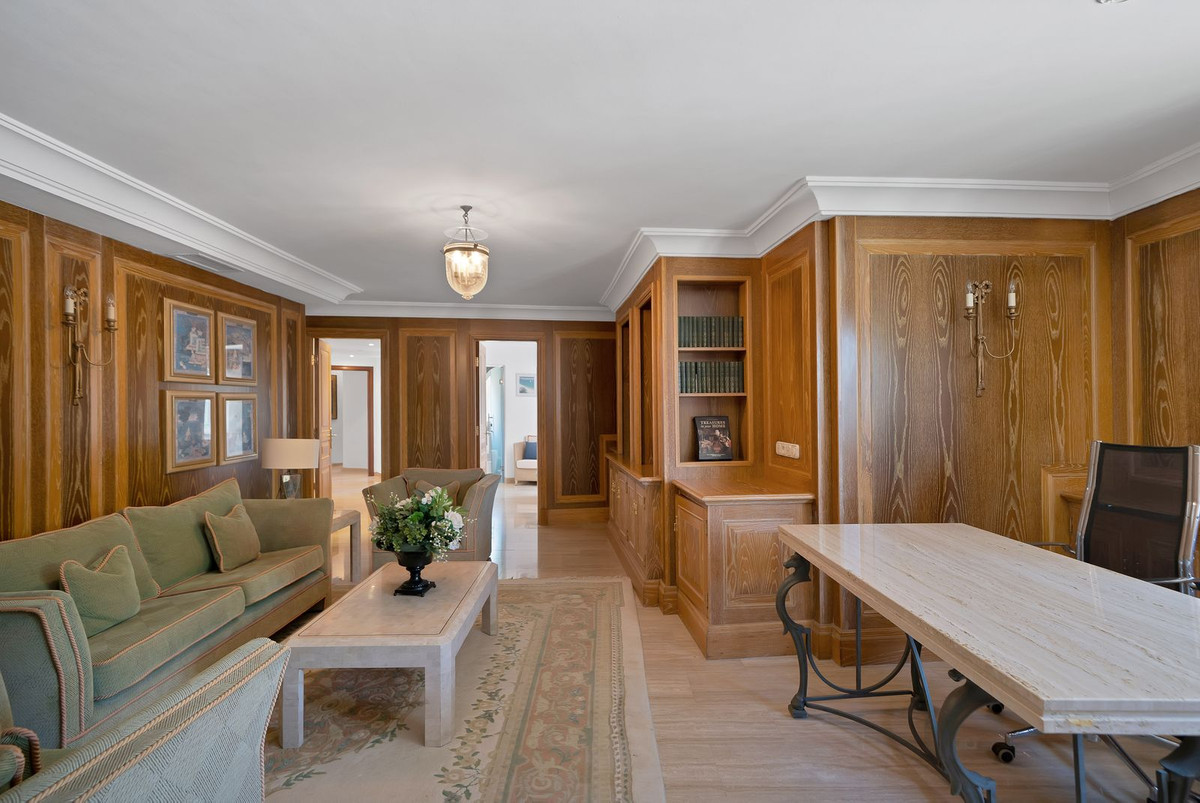 6 Bed Townhouse for sale in Hacienda Las Chapas Costa Del Sol, Málaga, Spain