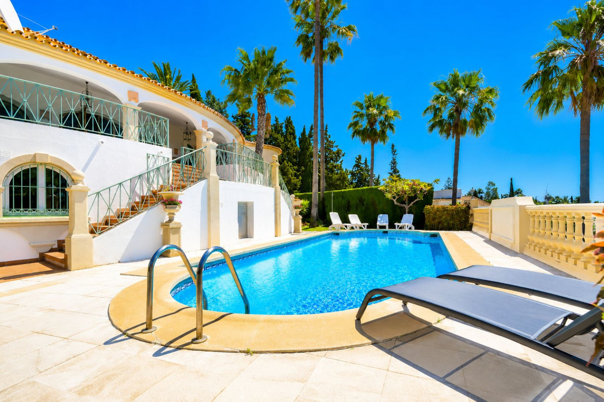 6 Bed Townhouse for sale in Hacienda Las Chapas Costa Del Sol, Málaga, Spain