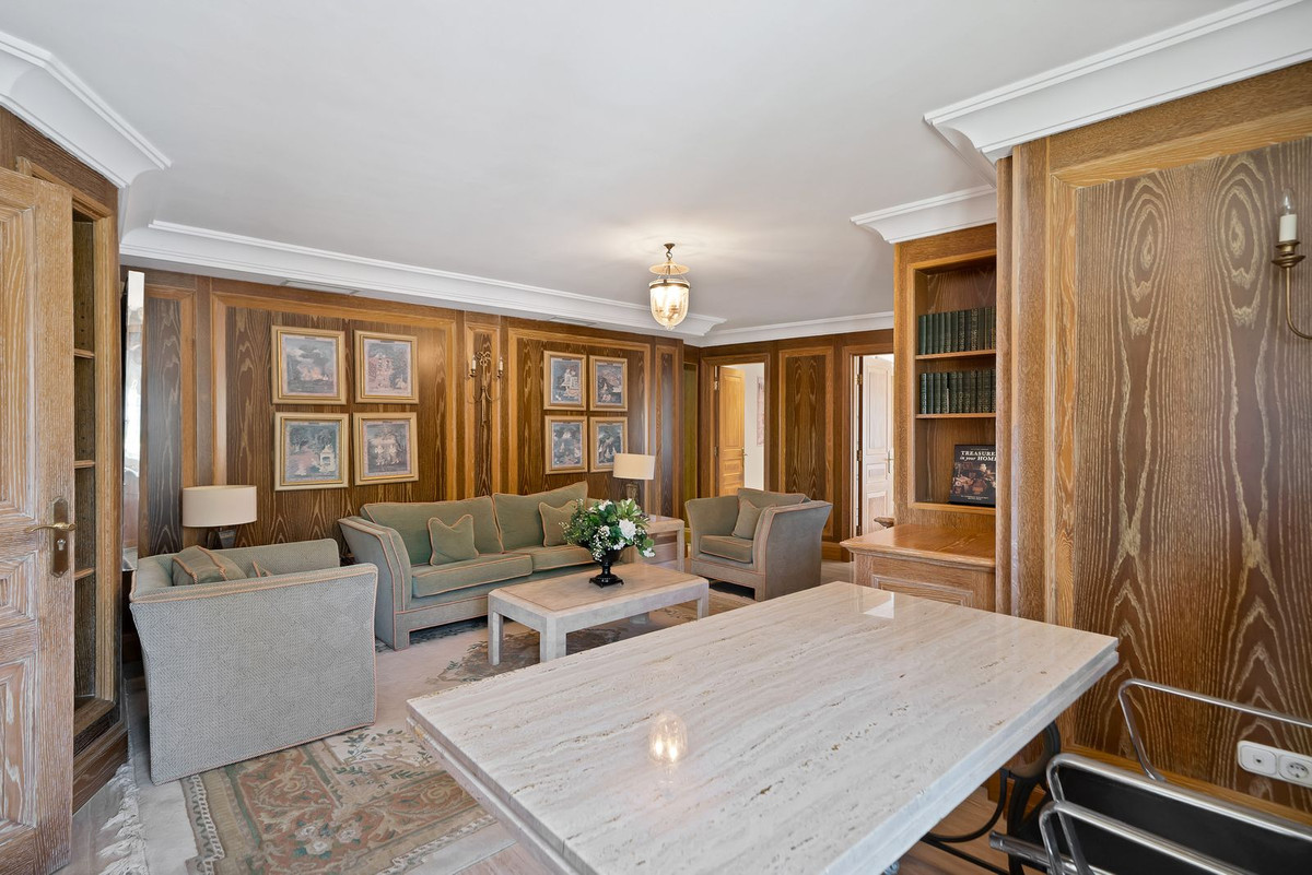6 Bed Townhouse for sale in Hacienda Las Chapas Costa Del Sol, Málaga, Spain