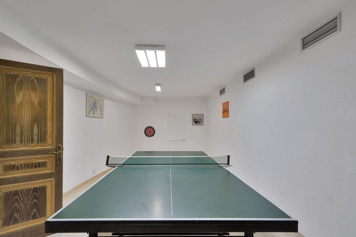 6 Bed Townhouse for sale in Hacienda Las Chapas Costa Del Sol, Málaga, Spain