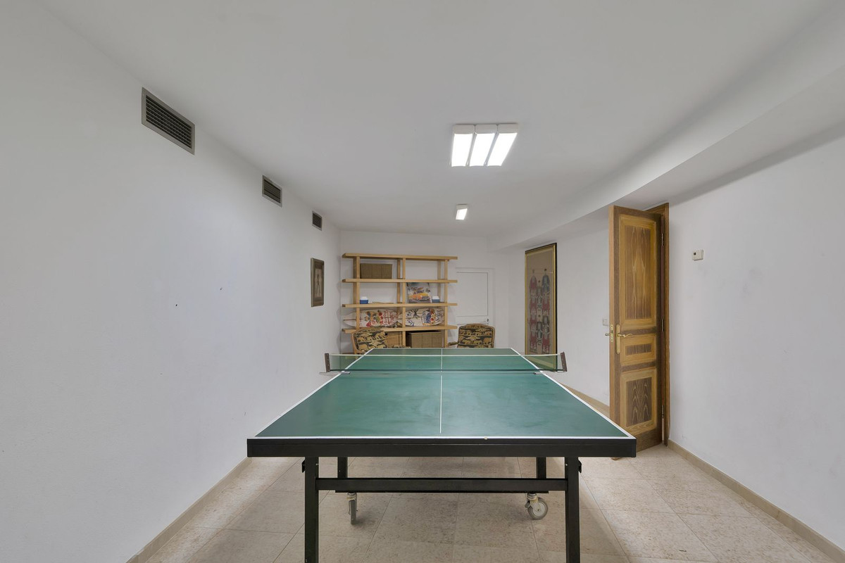 6 Bed Townhouse for sale in Hacienda Las Chapas Costa Del Sol, Málaga, Spain