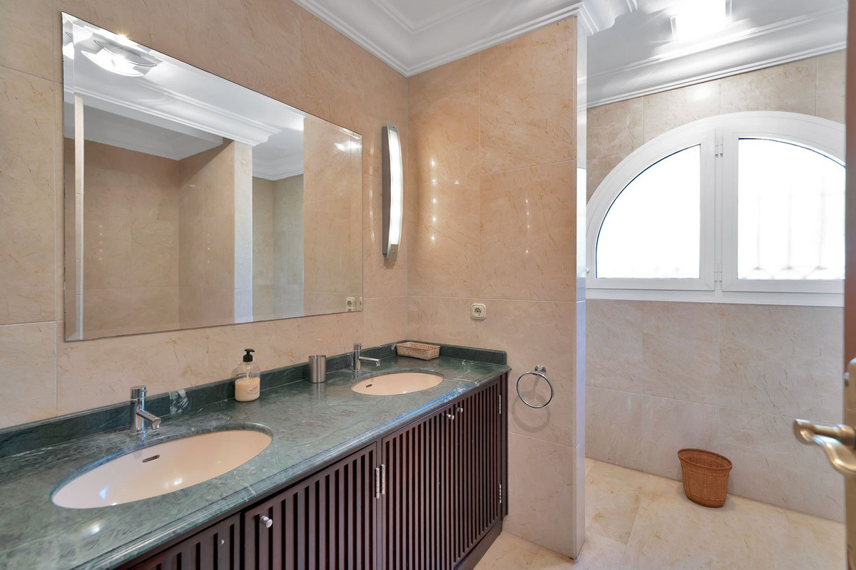 6 Bed Townhouse for sale in Hacienda Las Chapas Costa Del Sol, Málaga, Spain