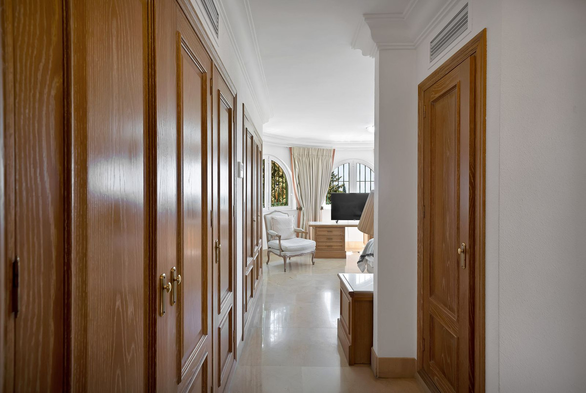 6 Bed Townhouse for sale in Hacienda Las Chapas Costa Del Sol, Málaga, Spain