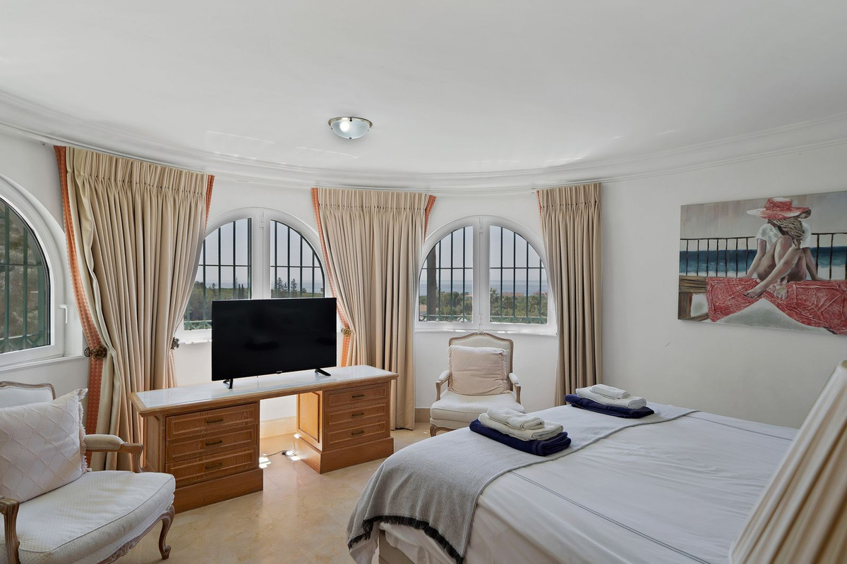 6 Bed Townhouse for sale in Hacienda Las Chapas Costa Del Sol, Málaga, Spain