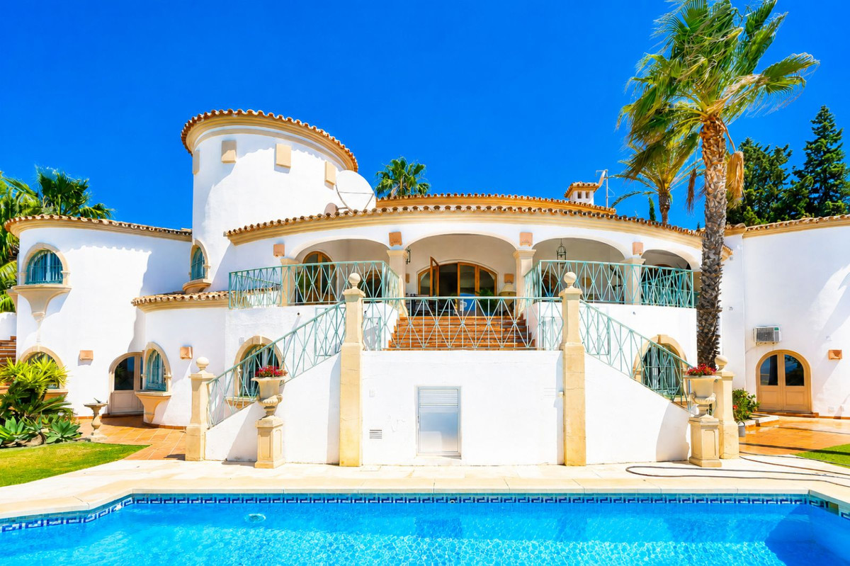 6 Bed Townhouse for sale in Hacienda Las Chapas Costa Del Sol, Málaga, Spain