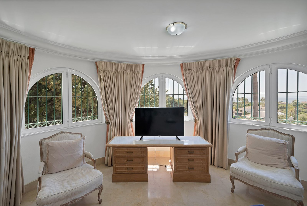6 Bed Townhouse for sale in Hacienda Las Chapas Costa Del Sol, Málaga, Spain