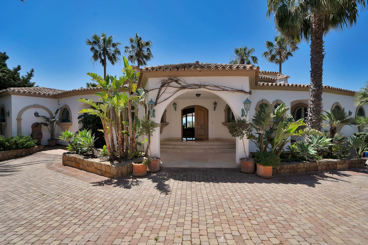 6 Bed Townhouse for sale in Hacienda Las Chapas Costa Del Sol, Málaga, Spain