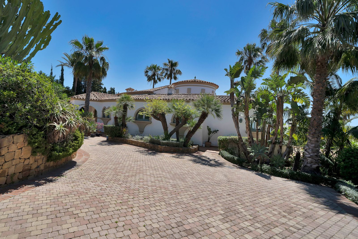 6 Bed Townhouse for sale in Hacienda Las Chapas Costa Del Sol, Málaga, Spain