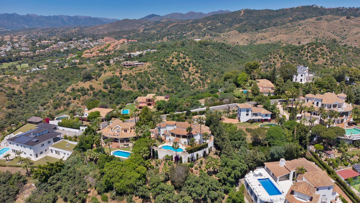 6 Bed Townhouse for sale in Hacienda Las Chapas Costa Del Sol, Málaga, Spain