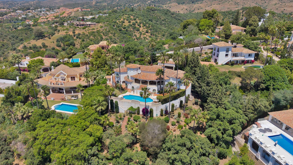 6 Bed Townhouse for sale in Hacienda Las Chapas Costa Del Sol, Málaga, Spain