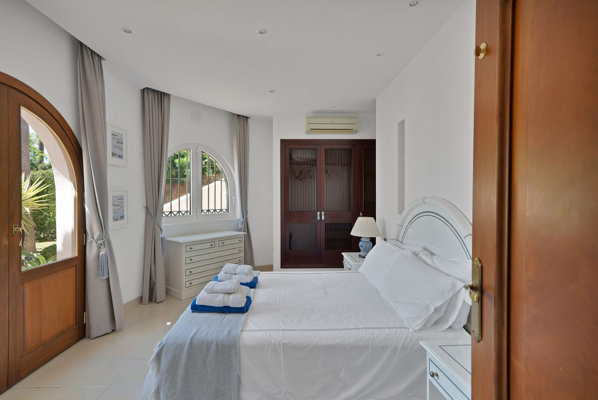 6 Bed Townhouse for sale in Hacienda Las Chapas Costa Del Sol, Málaga, Spain