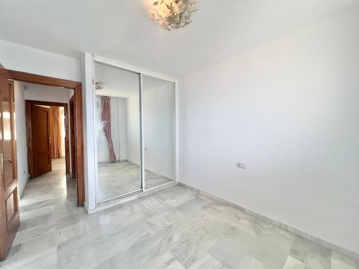 3 Bed Apartment for sale in Estepona Costa Del Sol, Málaga, Spain