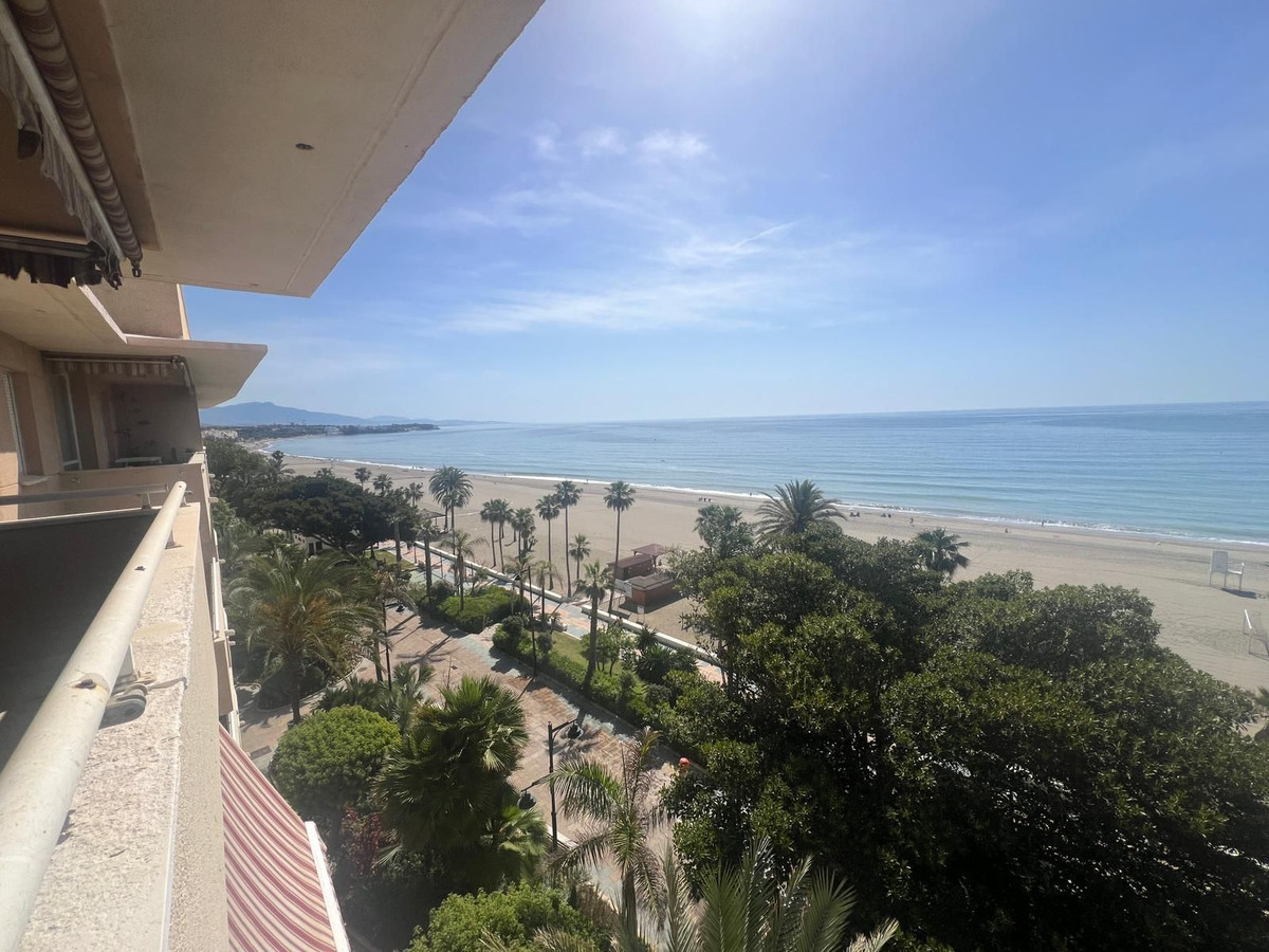 3 Bed Apartment for sale in Estepona Costa Del Sol, Málaga, Spain