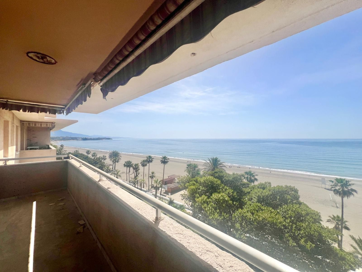 3 Bed Apartment for sale in Estepona Costa Del Sol, Málaga, Spain