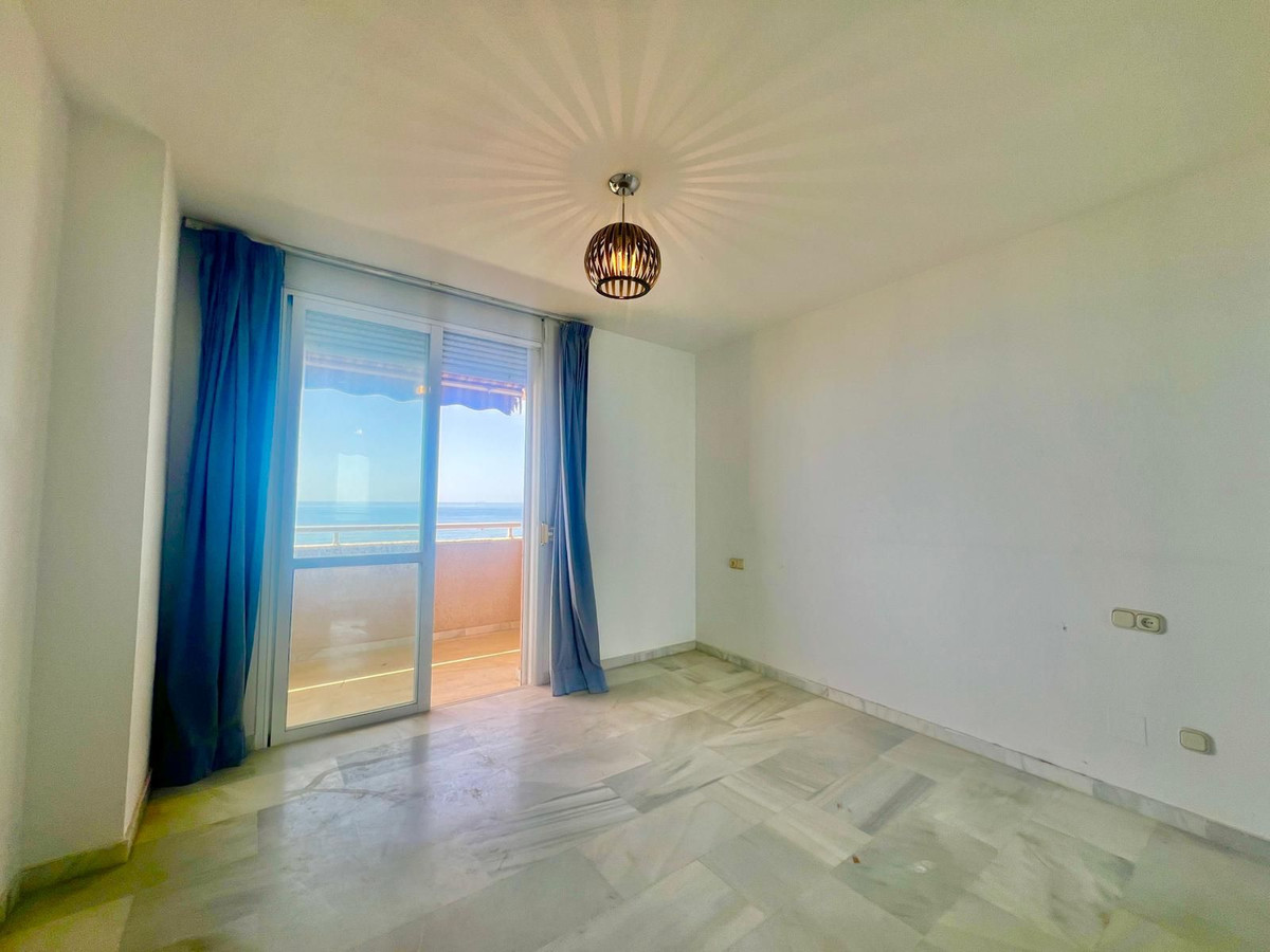 3 Bed Apartment for sale in Estepona Costa Del Sol, Málaga, Spain