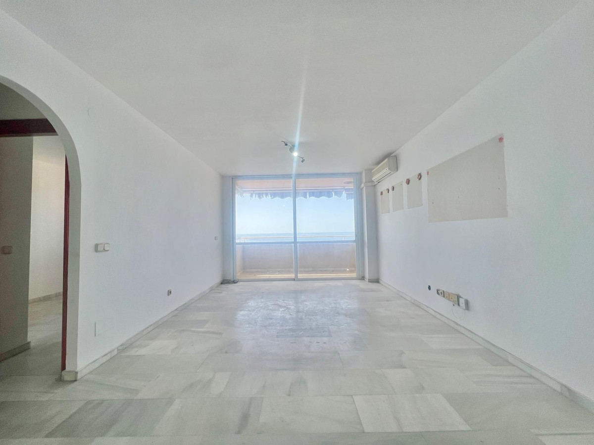3 Bed Apartment for sale in Estepona Costa Del Sol, Málaga, Spain