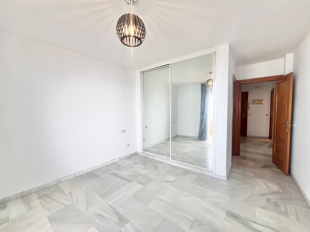 3 Bed Apartment for sale in Estepona Costa Del Sol, Málaga, Spain