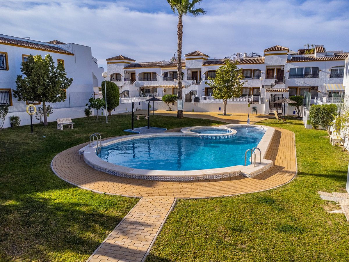 Se vende Apartamento Planta Baja de 2 dormitorios en Costa Blanca, Alicante, España