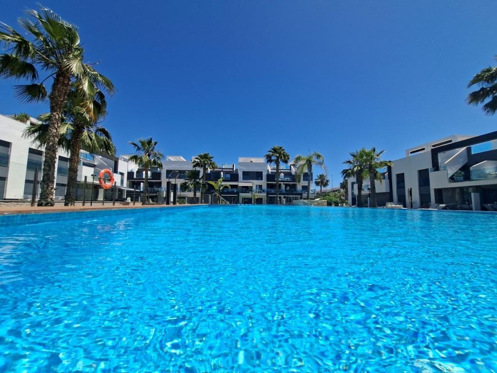 2 Bed Apartment for sale in Urbanización El Raso Costa Blanca, Alicante, Spain