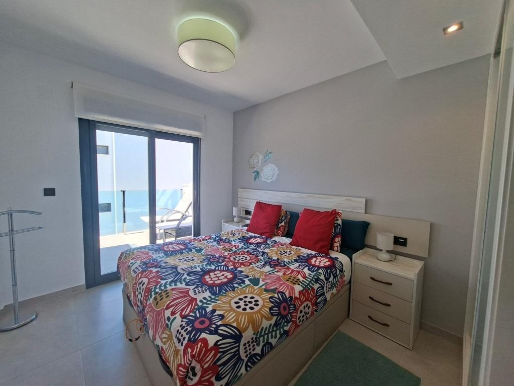 Se vende Apartamento Planta Media de 2 dormitorios en Costa Blanca, Alicante, España