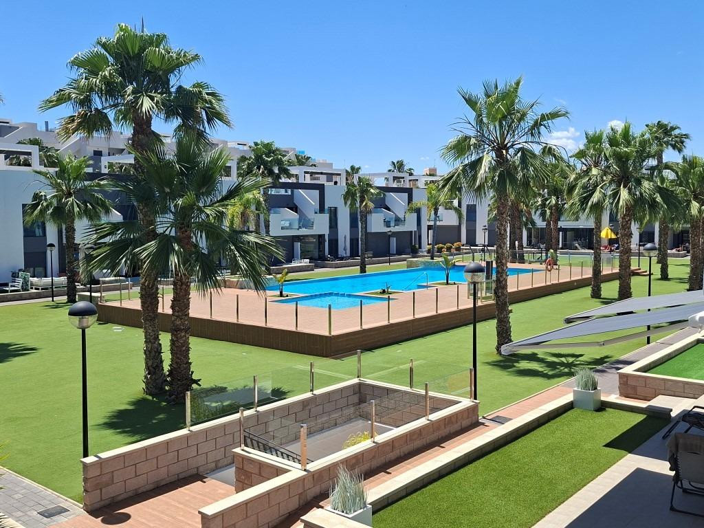 Se vende Apartamento Planta Media de 2 dormitorios en Costa Blanca, Alicante, España