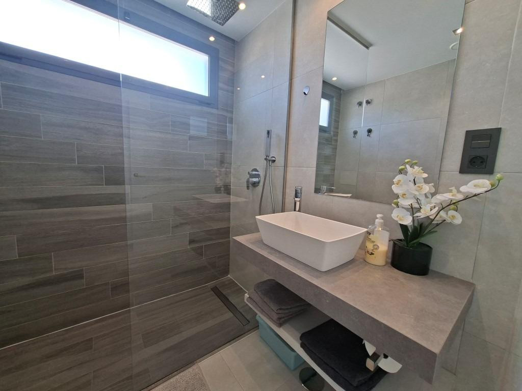 Se vende Apartamento Planta Media de 2 dormitorios en Costa Blanca, Alicante, España