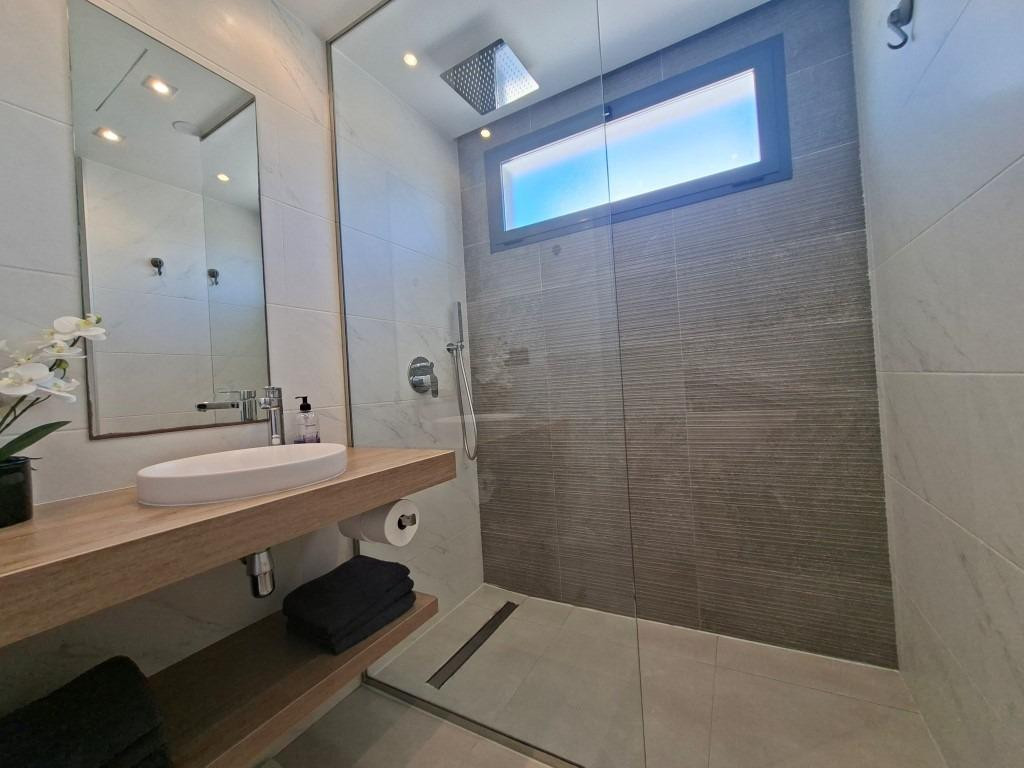 Se vende Apartamento Planta Media de 2 dormitorios en Costa Blanca, Alicante, España