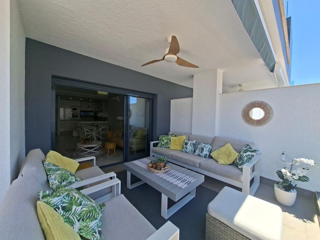 Se vende Apartamento Planta Media de 2 dormitorios en Costa Blanca, Alicante, España
