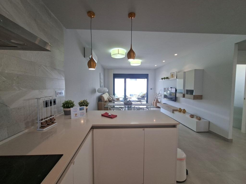 Se vende Apartamento Planta Media de 2 dormitorios en Costa Blanca, Alicante, España