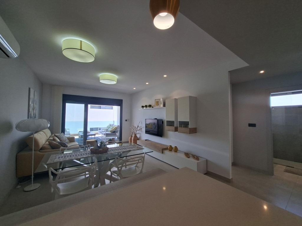 Se vende Apartamento Planta Media de 2 dormitorios en Costa Blanca, Alicante, España
