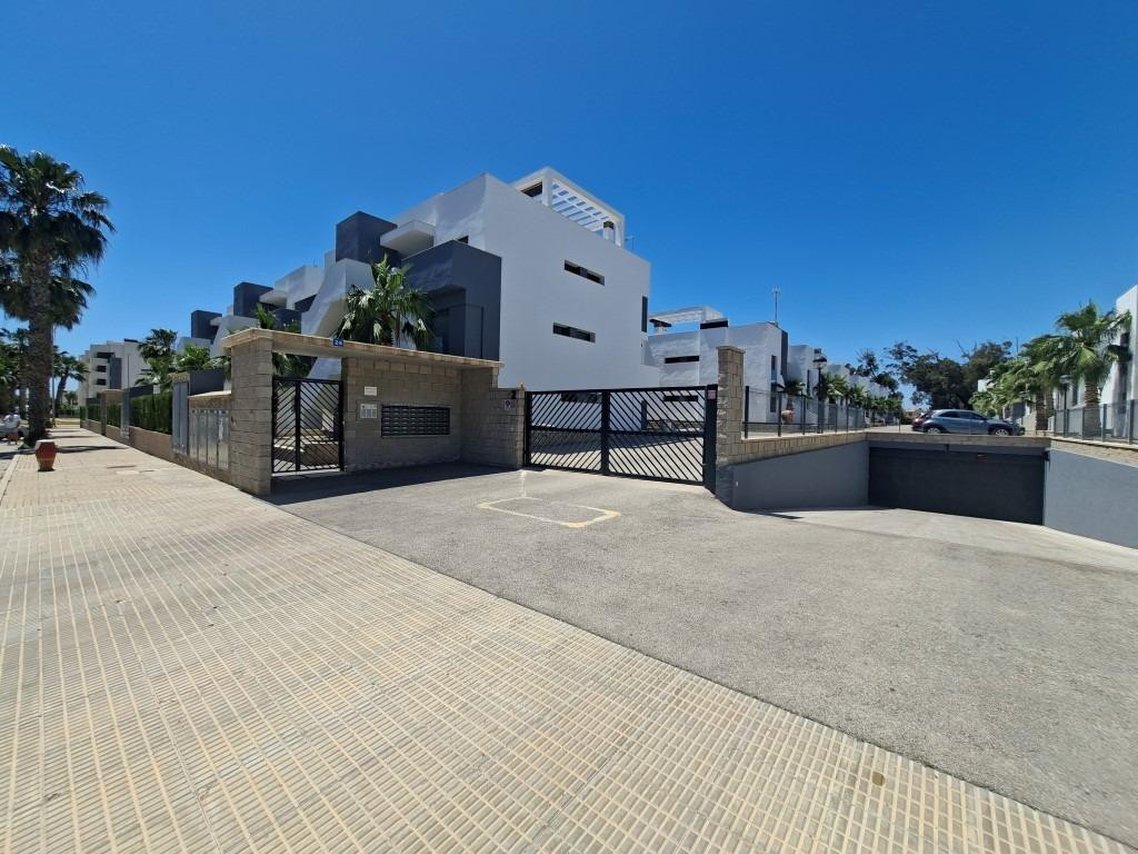 Se vende Apartamento Planta Media de 2 dormitorios en Costa Blanca, Alicante, España