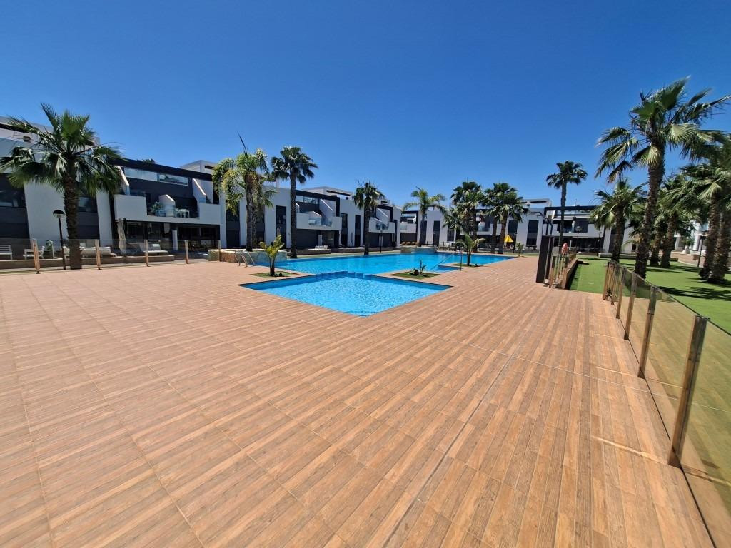 Se vende Apartamento Planta Media de 2 dormitorios en Costa Blanca, Alicante, España