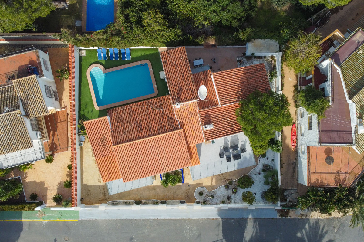 8 Bed Townhouse for sale in Campoamor Costa Blanca, Alicante, Spain