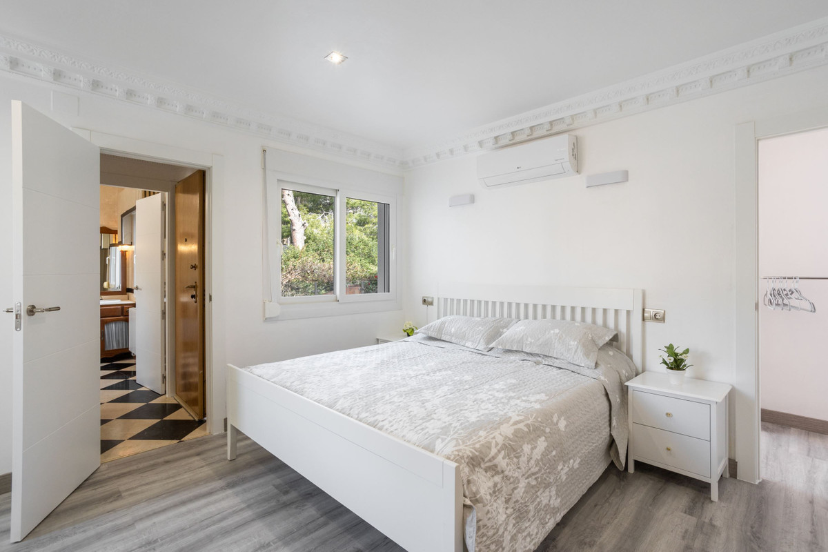 8 Bed Townhouse for sale in Campoamor Costa Blanca, Alicante, Spain